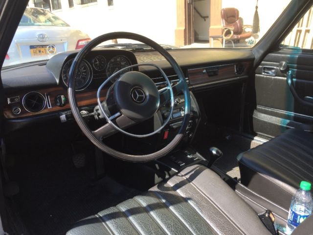 1972 Silver Mercedes-Benz 250C Coupe