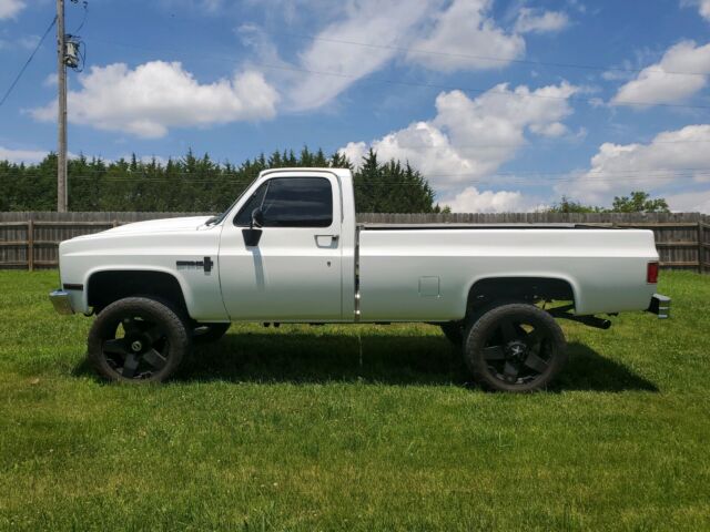 1985 White Chevrolet C/K Pickup 2500 Standard Cab Pickup