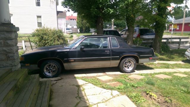 19870000 Black Oldsmobile 442 Coupe