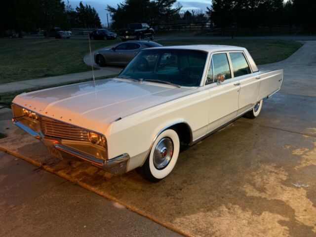 1968 White Chrysler Newport Hardtop