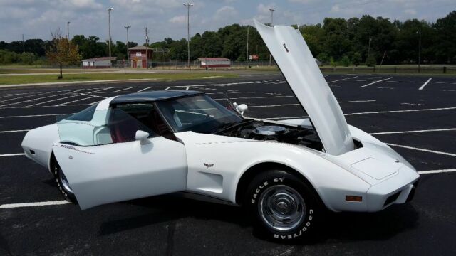 1979 White Chevrolet Corvette C3