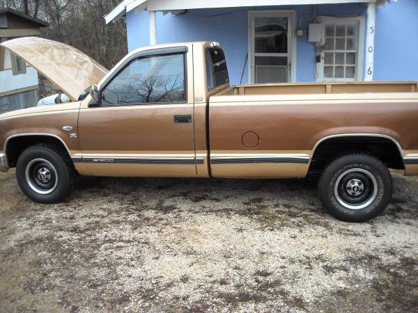 1990 Chevrolet Silverado 1500 Standard Cab Pickup