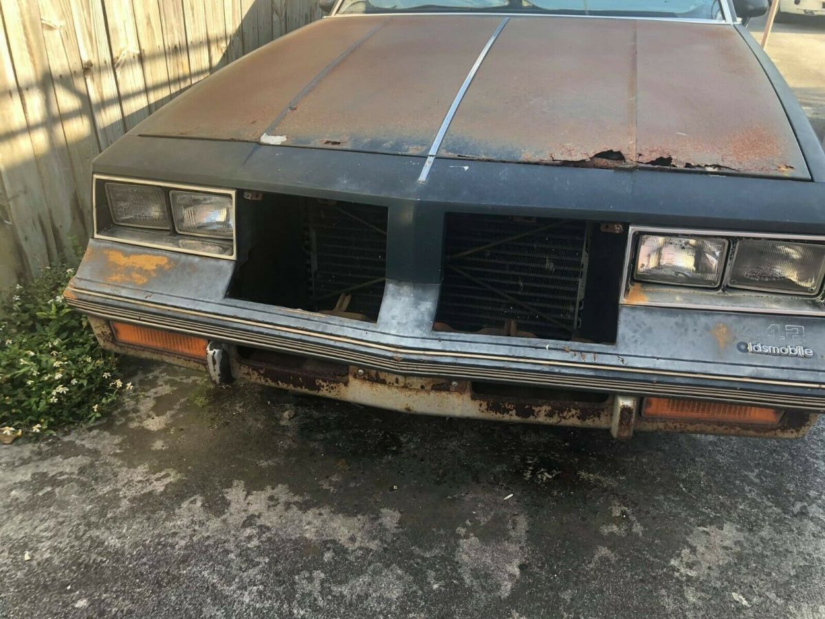 1986 Blue Oldsmobile 442 Coupe