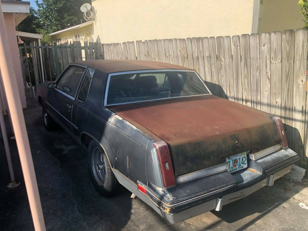 1986 Blue Oldsmobile 442 Coupe