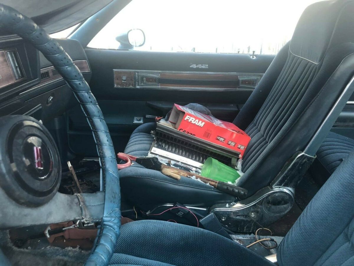 1986 Blue Oldsmobile 442 Coupe