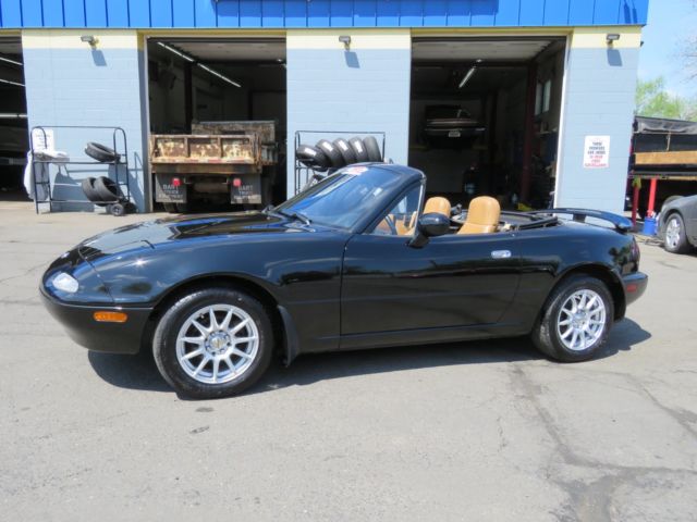 1993 Black Mazda MX-5 Miata Convertible