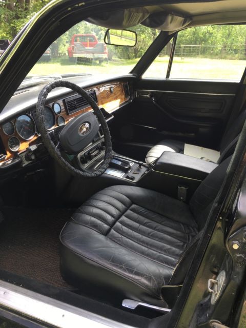 1976 Green Jaguar XJ12 Sedan