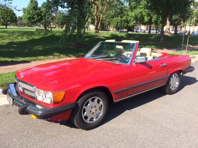 1988 Red Mercedes-Benz 500-Series