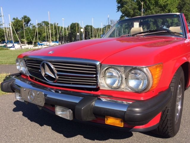 1988 Red Mercedes-Benz 500-Series