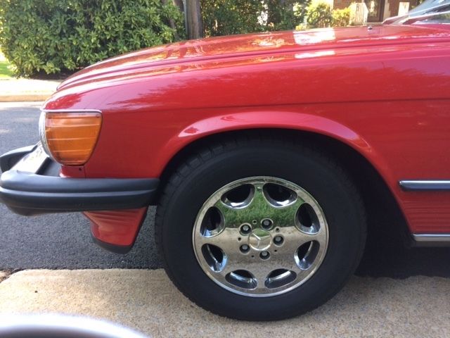 1988 Red Mercedes-Benz 500-Series