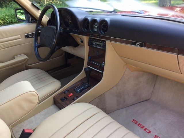 1988 Red Mercedes-Benz 500-Series