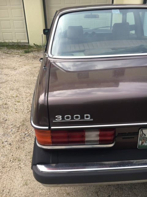 1982 Chocolate Brown Mercedes-Benz 300-Series Sedan