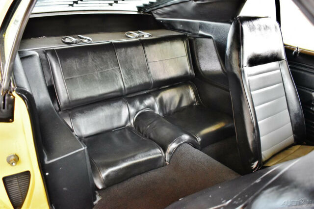 1973 Yellow Ford Mustang Coupe