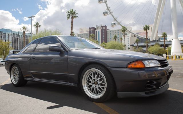 1992 Gray Nissan GT-R Sport