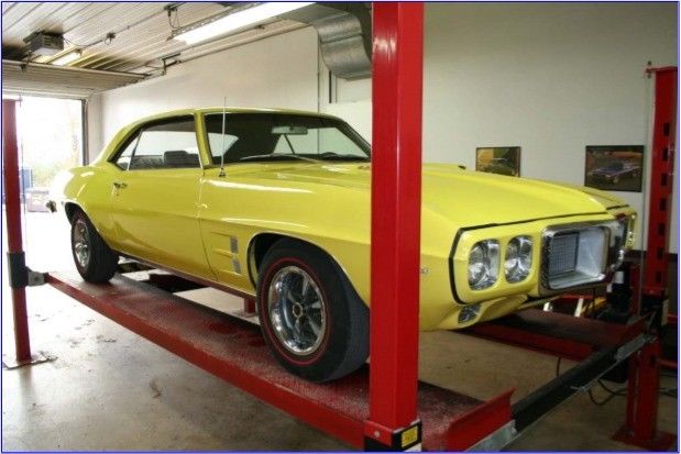 1969 Yellow Pontiac Firebird