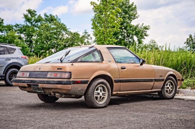 1982 Gold Mazda RX-7 Coupe