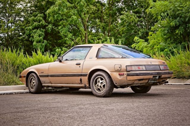 1982 Gold Mazda RX-7 Coupe