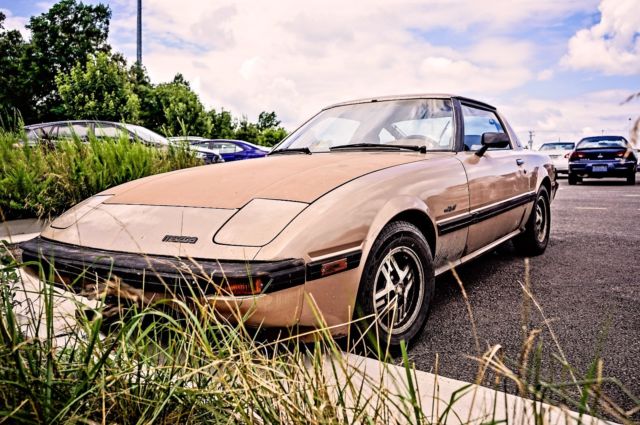 1982 Gold Mazda RX-7 Coupe
