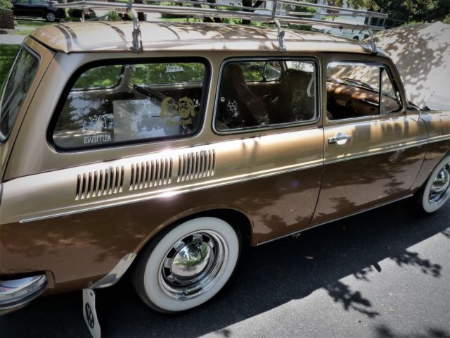 1970 Two tone Gold/Cocco Volkswagen Squareback Wagon