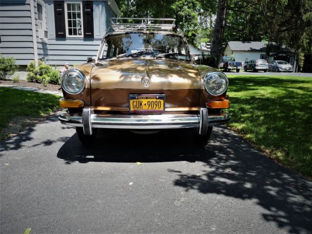 1970 Two tone Gold/Cocco Volkswagen Squareback Wagon