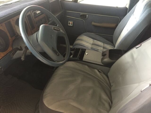 1988 White Ford Bronco II SUV