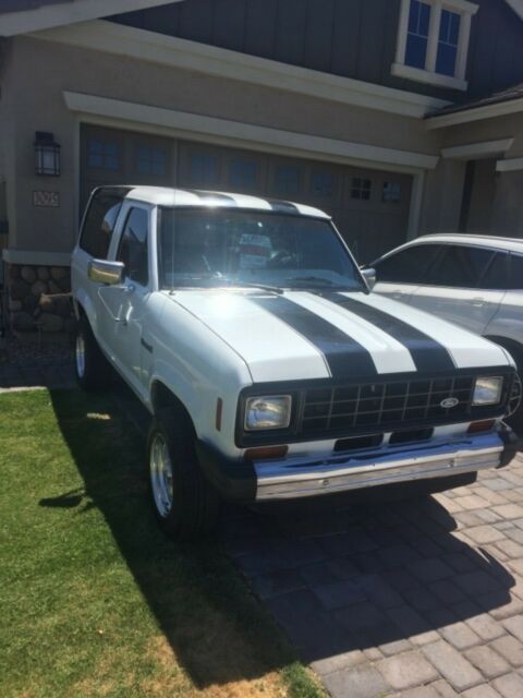 1988 White Ford Bronco II SUV