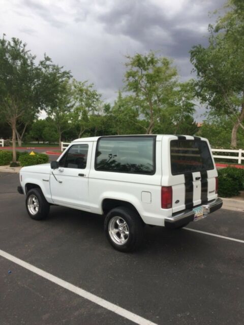 1988 White Ford Bronco II SUV