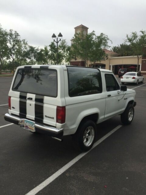 1988 White Ford Bronco II SUV