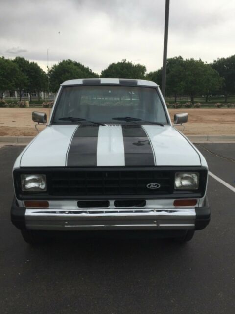 1988 White Ford Bronco II SUV