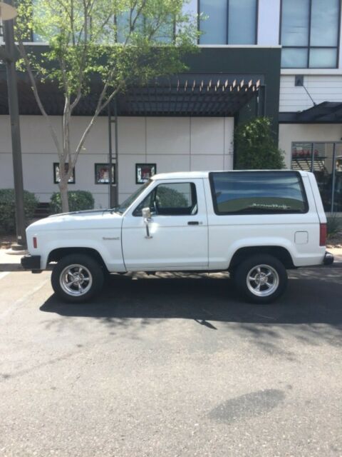 1988 White Ford Bronco II SUV