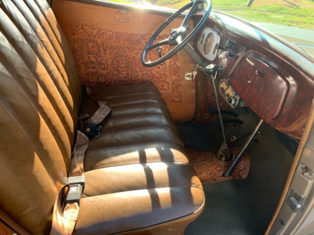 1933 FOLKSTONE GREY & BLACK Ford Deluxe Convertible