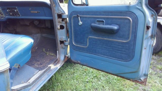 1971 Blue Ford F-250 Standard Cab Pickup