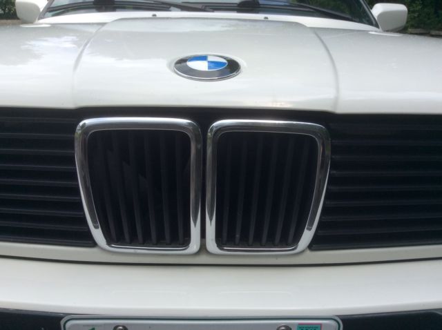 1990 White BMW 3-Series Coupe