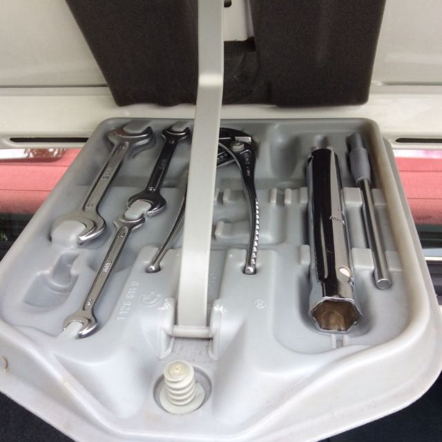 1990 White BMW 3-Series Coupe