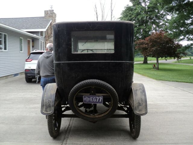 1924 Black Ford Model T Sedan