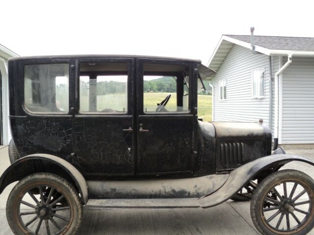 1924 Black Ford Model T Sedan