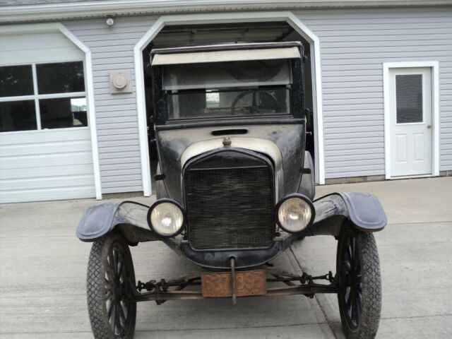 1924 Black Ford Model T Sedan