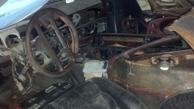 1985 Silver Porsche 928