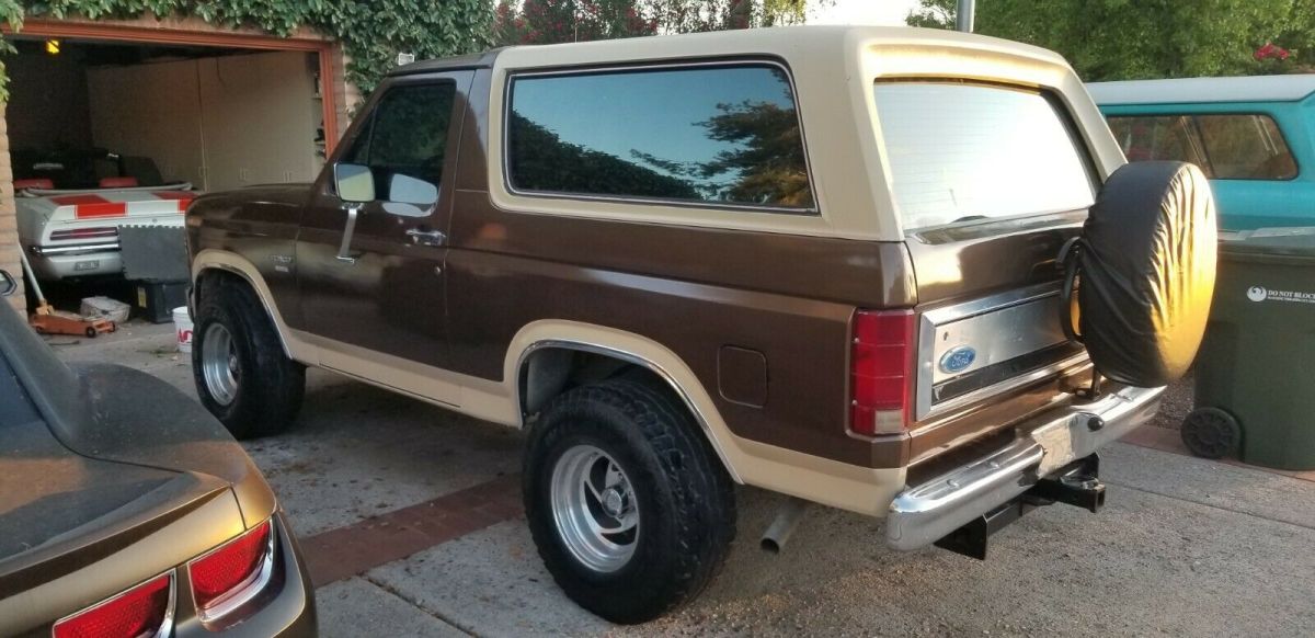 1985 Brown Ford Bronco SUV
