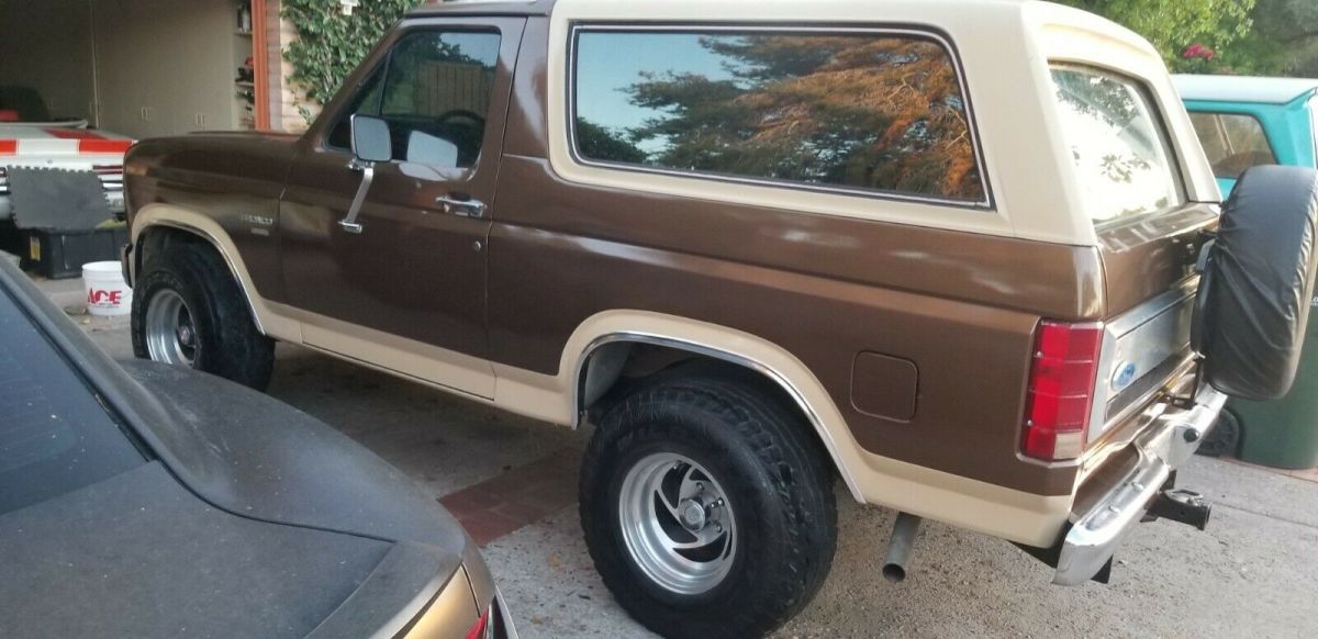 1985 Brown Ford Bronco SUV