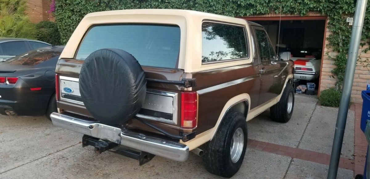 1985 Brown Ford Bronco SUV