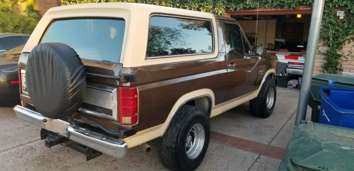 1985 Brown Ford Bronco SUV
