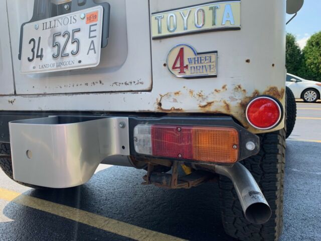 1975 Beige Toyota Land Cruiser SUV