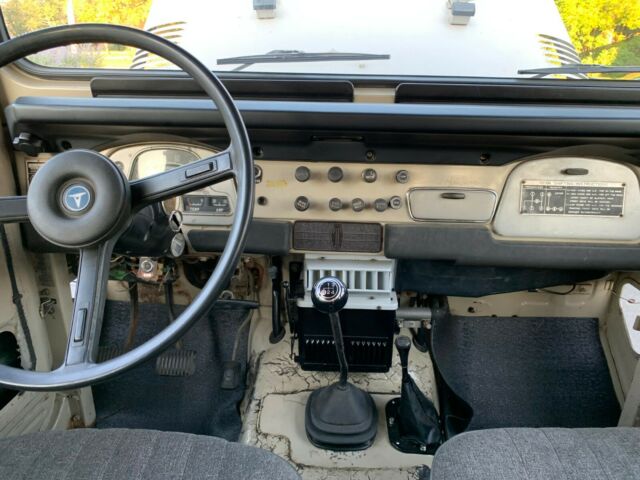 1975 Beige Toyota Land Cruiser SUV