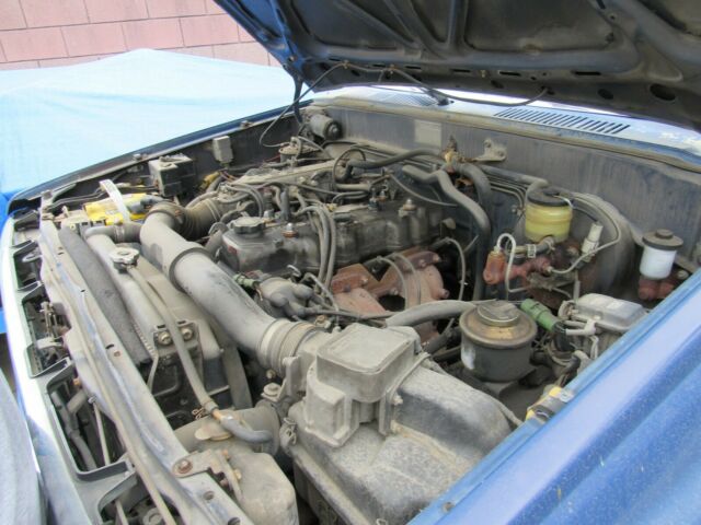 1985 Blue Toyota 4X4 HILUX PICKUP TRUCK STRAIGHT AXLE Extended Cab Pickup