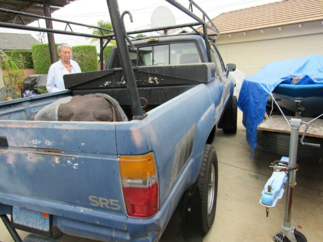 1985 Blue Toyota 4X4 HILUX PICKUP TRUCK STRAIGHT AXLE Extended Cab Pickup