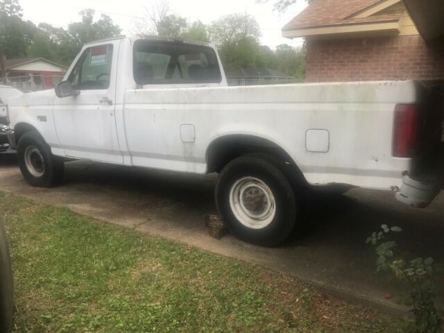 1993 White Ford F-250 Standard Cab Pickup