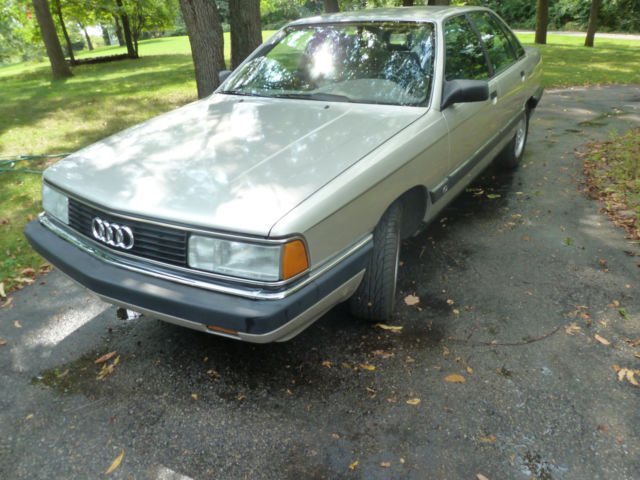 1989 Silver Audi 200 Turbo Sedan