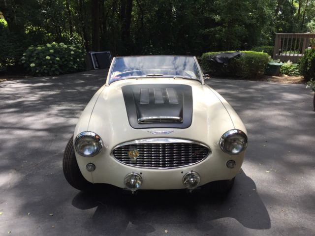 1959 White/black Austin Healey 100-6 Convertible