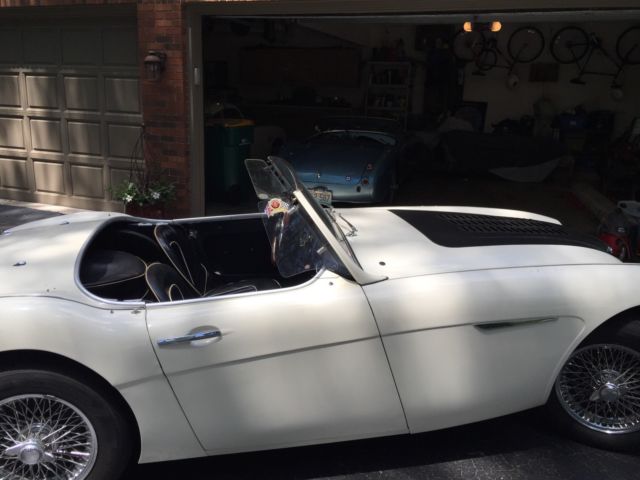 1959 White/black Austin Healey 100-6 Convertible